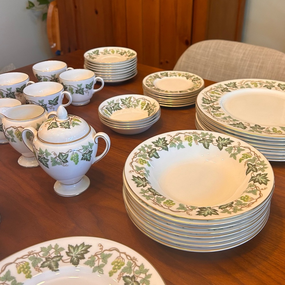 Wedgewood Santa Clara China- Last chance. Going to donate. SEE LISTING